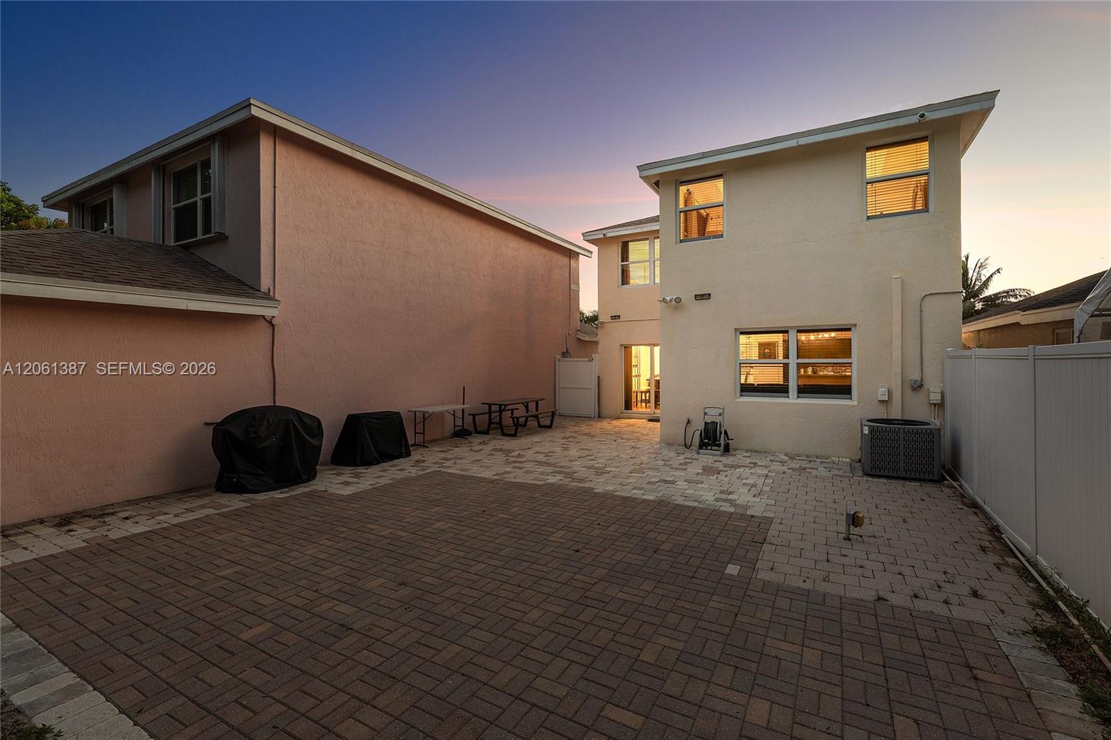 4044 Eastridge Circle Property Photo 4