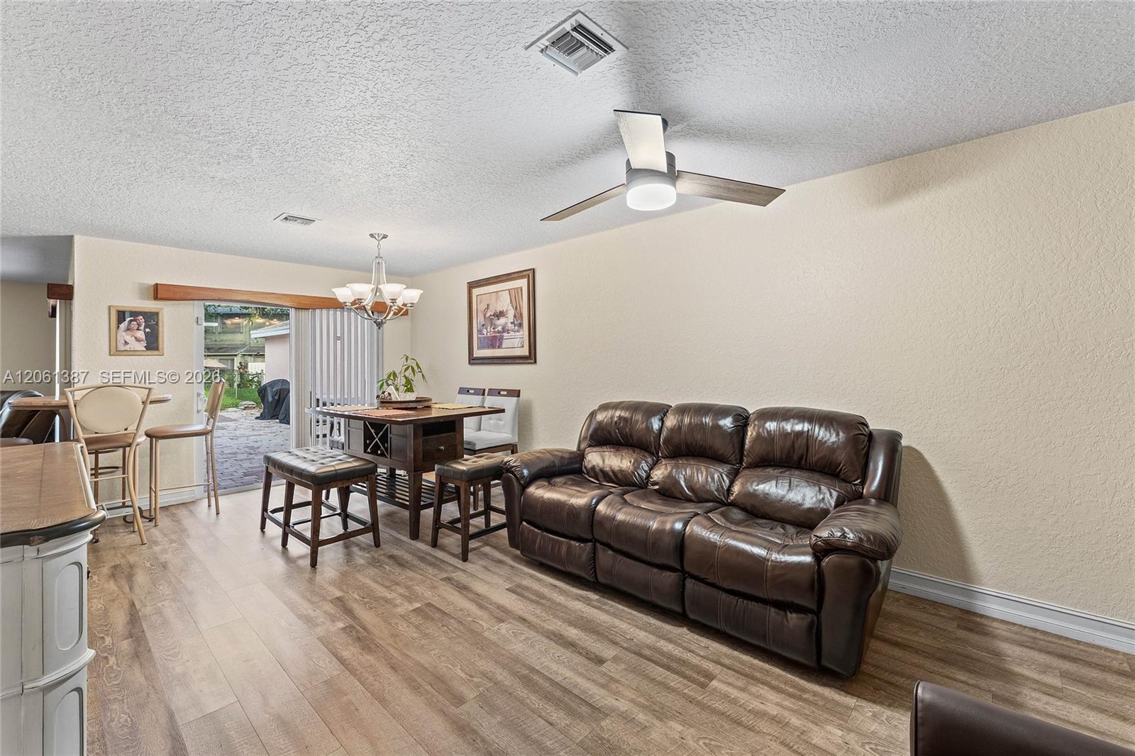 4044 Eastridge Circle Property Photo 7