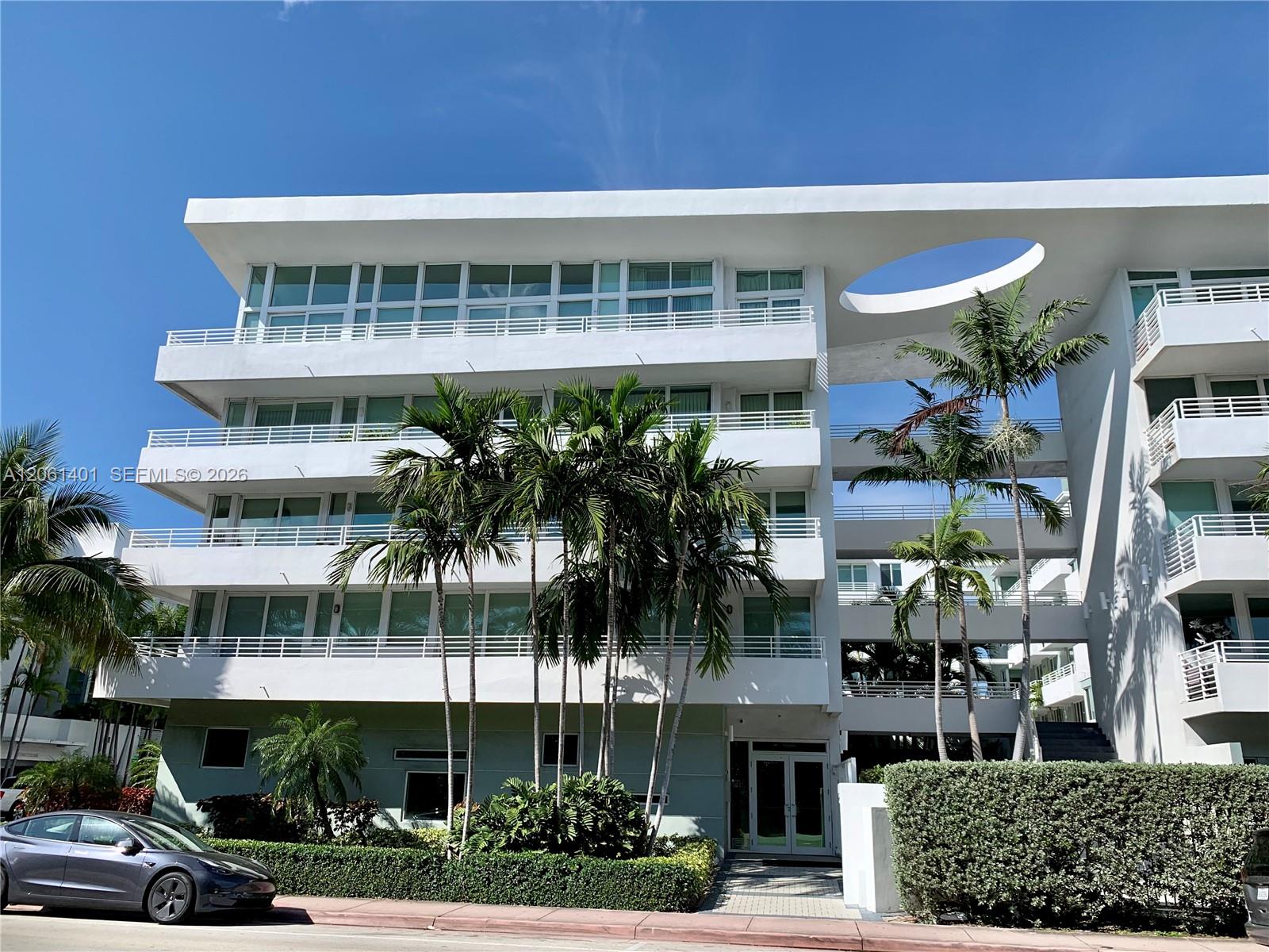 7800 Collins Avenue 309 Property Photo 2