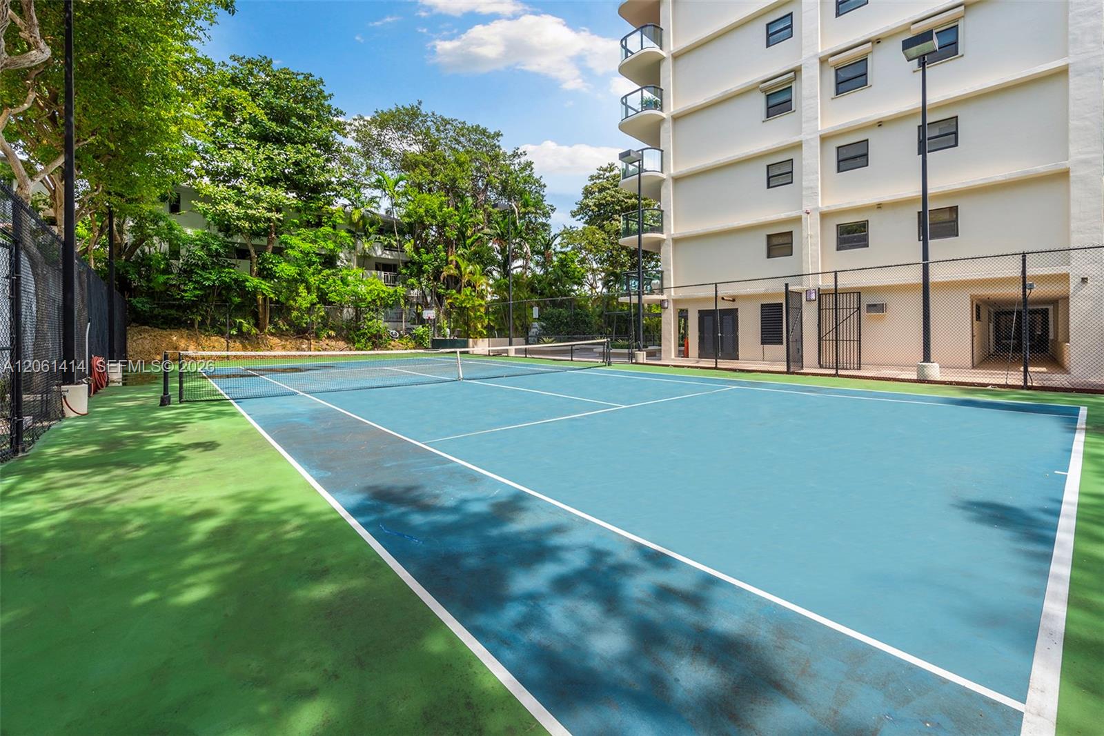 2575 S Bayshore Drive 11b Property Photo 60