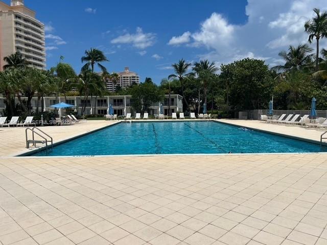881 Ocean Drive Th3 Property Photo 15