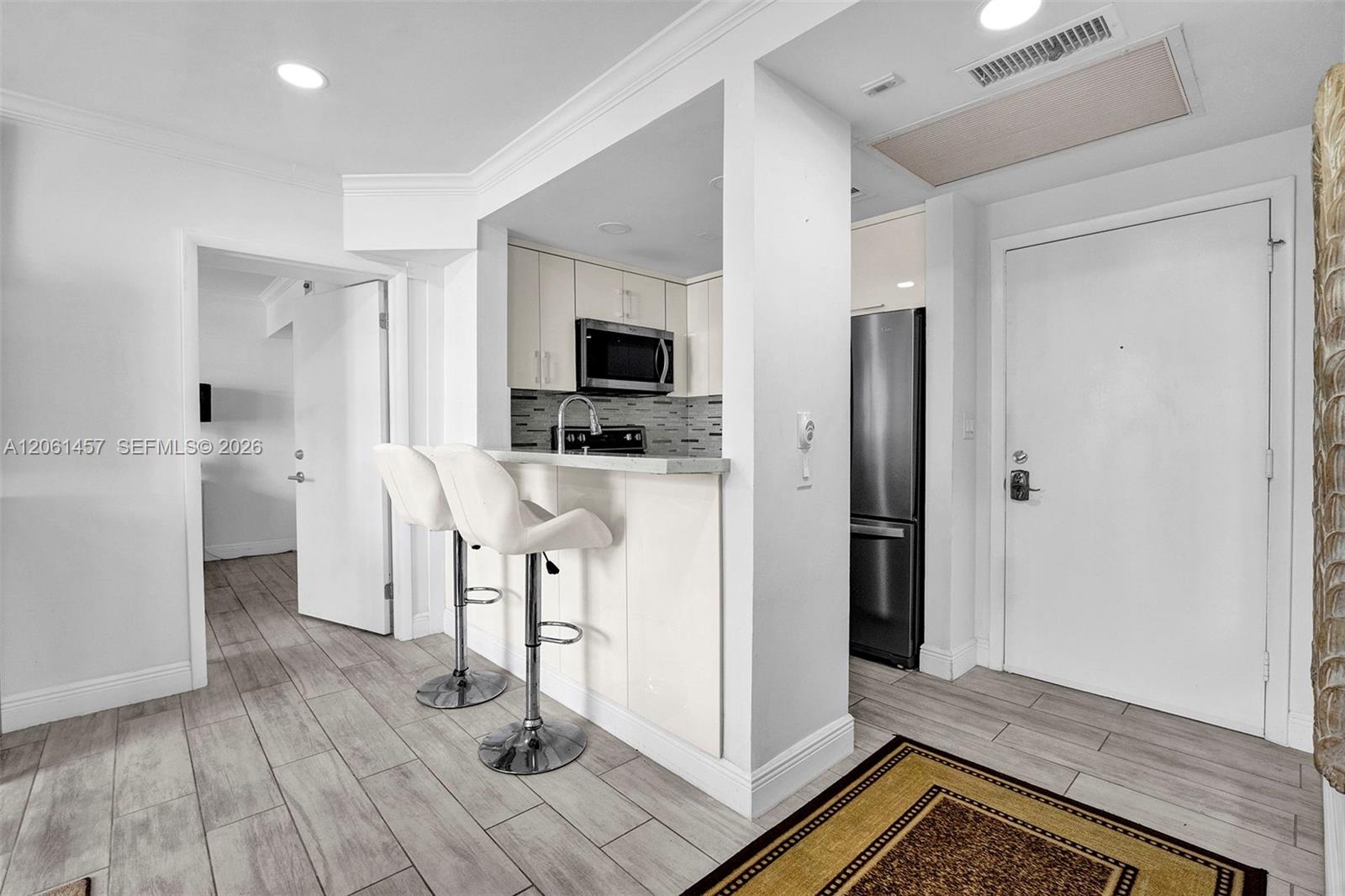 1460 Ocean Drive 305 Property Photo 16