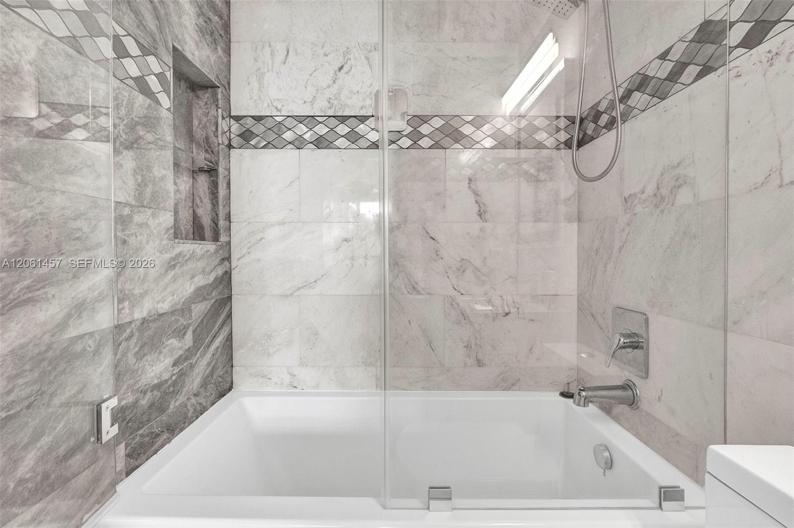 1460 Ocean Drive 305 Property Photo 24