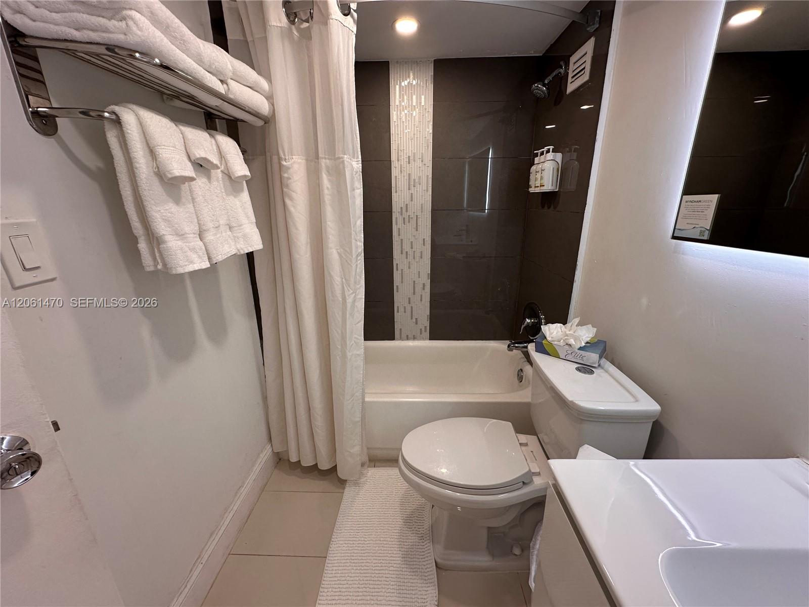 19201 Collins Avenue 723 Property Photo 21