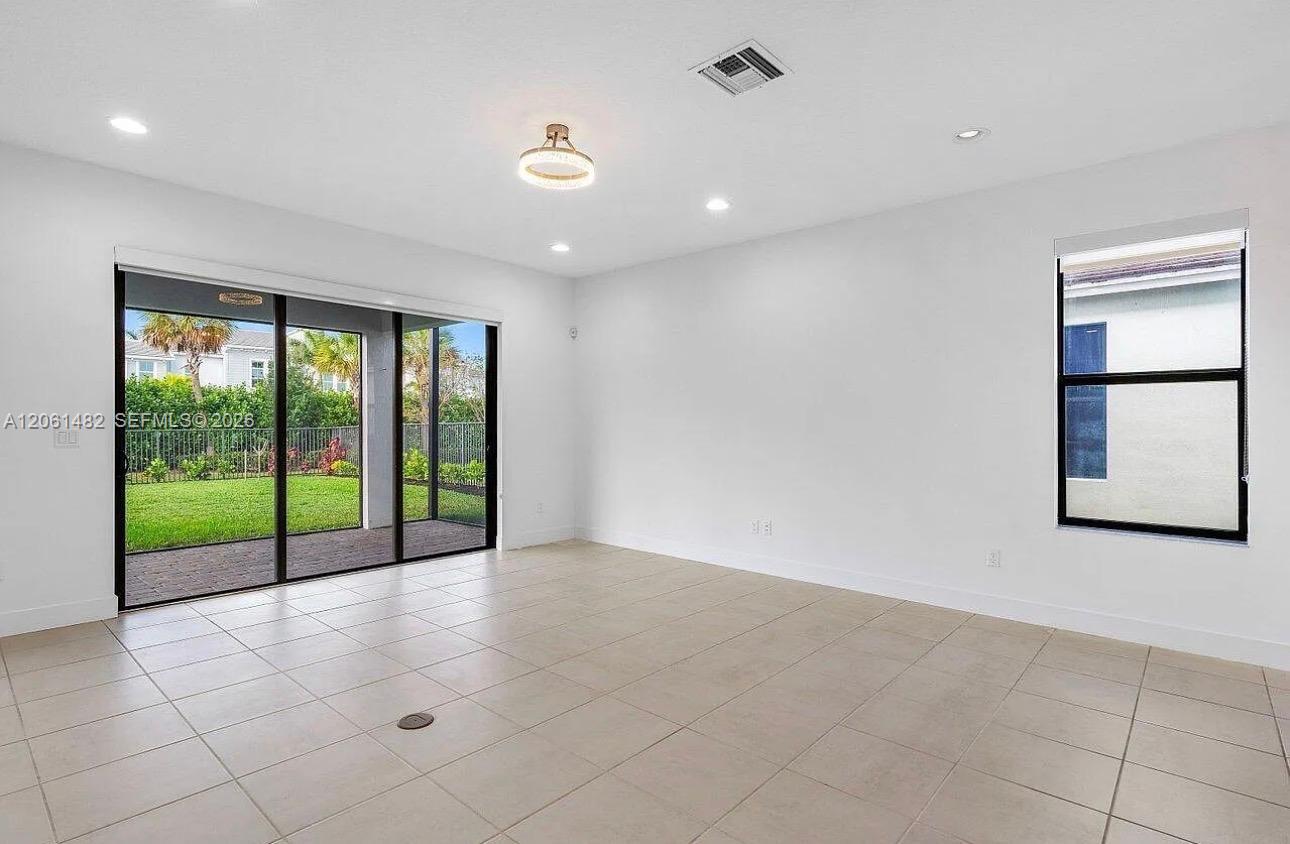 5485 Starfish Road Property Photo 11