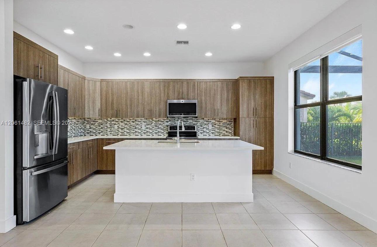 5485 Starfish Road Property Photo 15