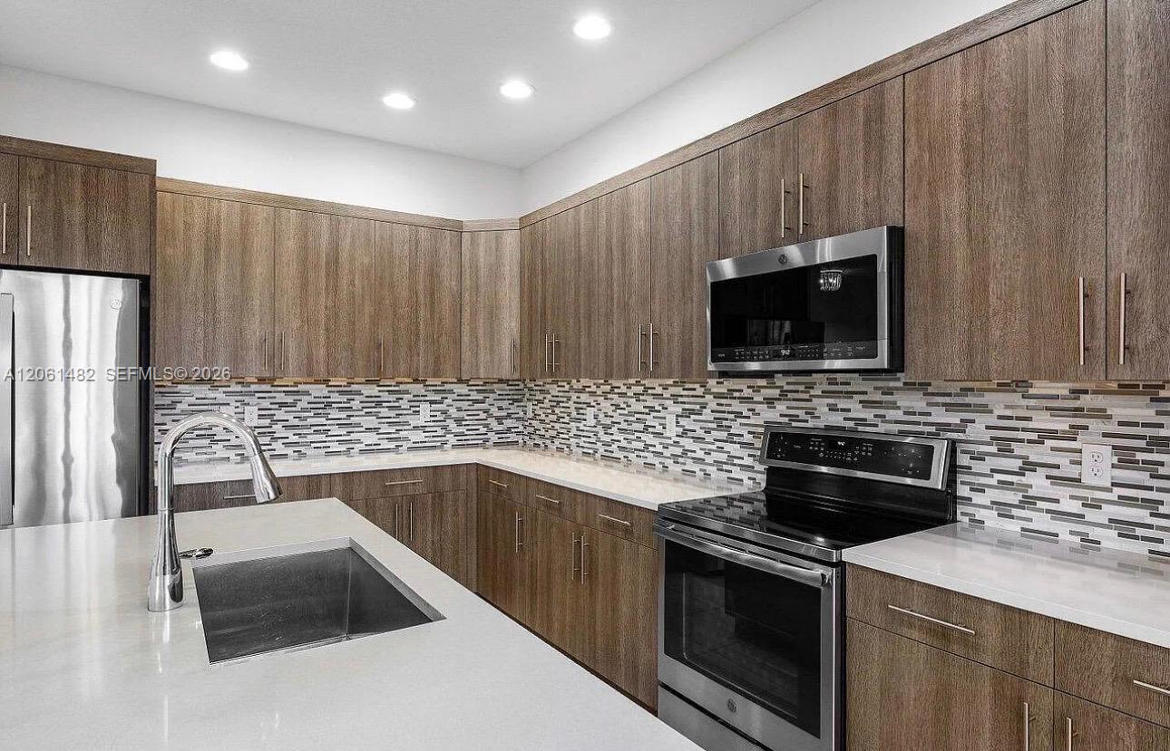 5485 Starfish Road Property Photo 17