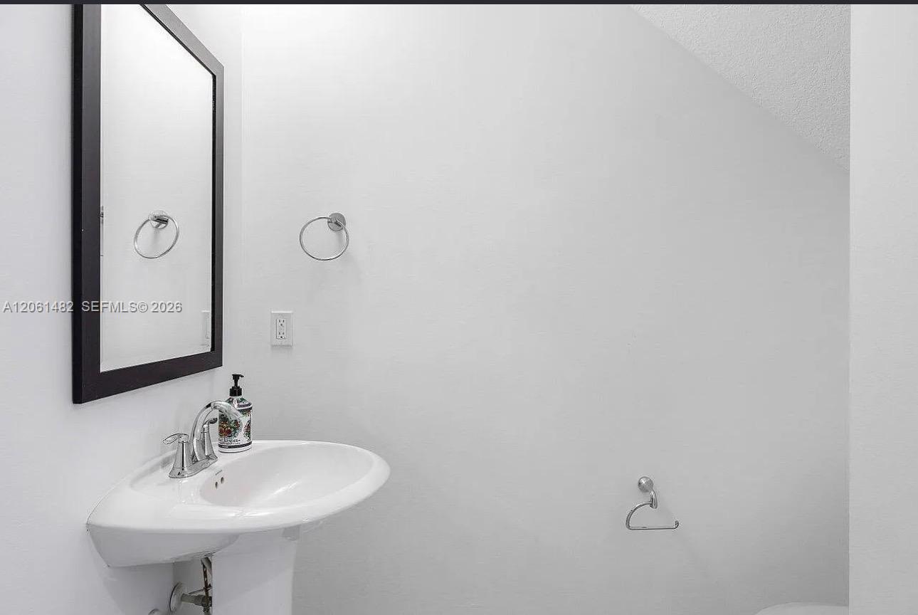 5485 Starfish Road Property Photo 18
