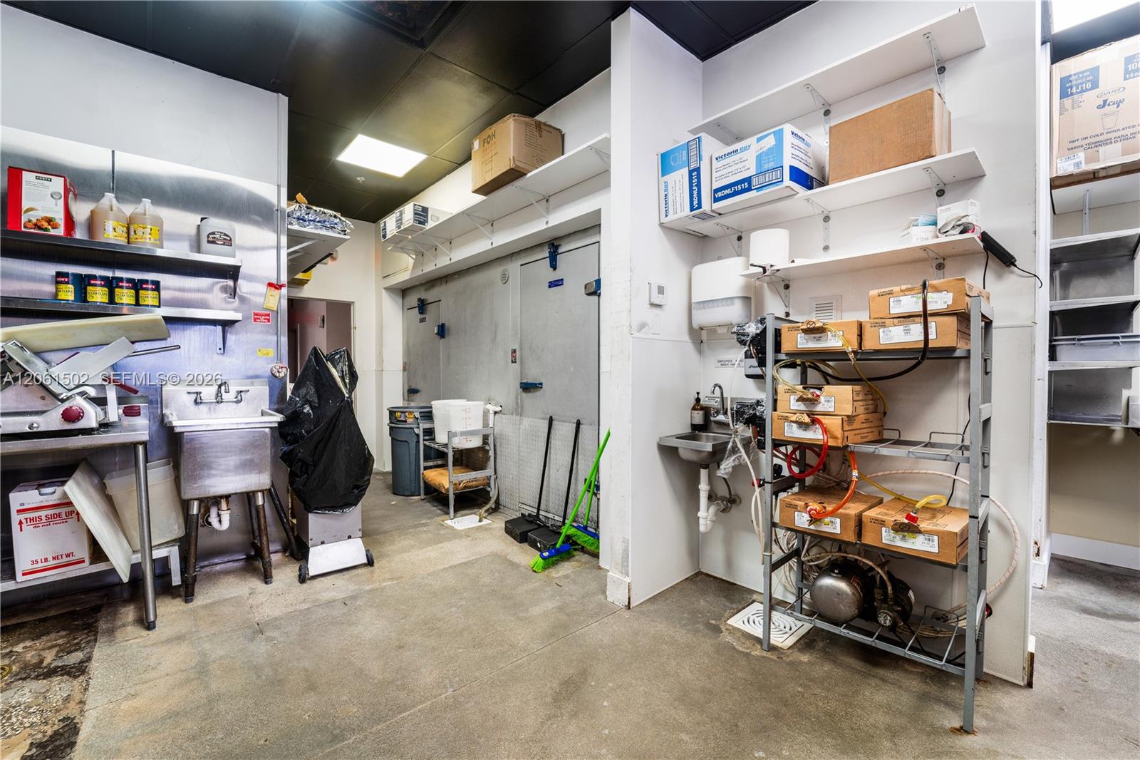 A12061502 Property Photo 14