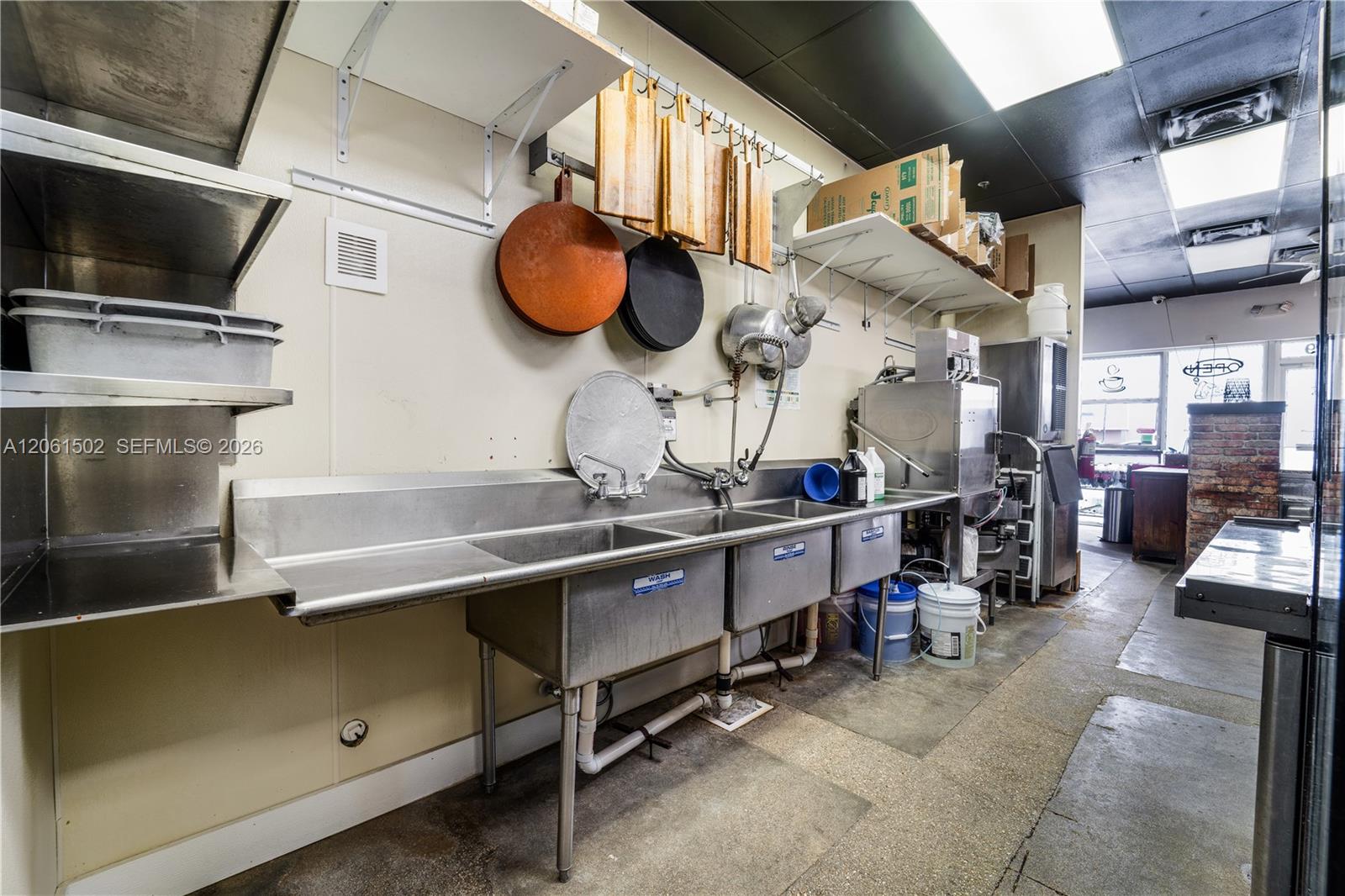 A12061502 Property Photo 26