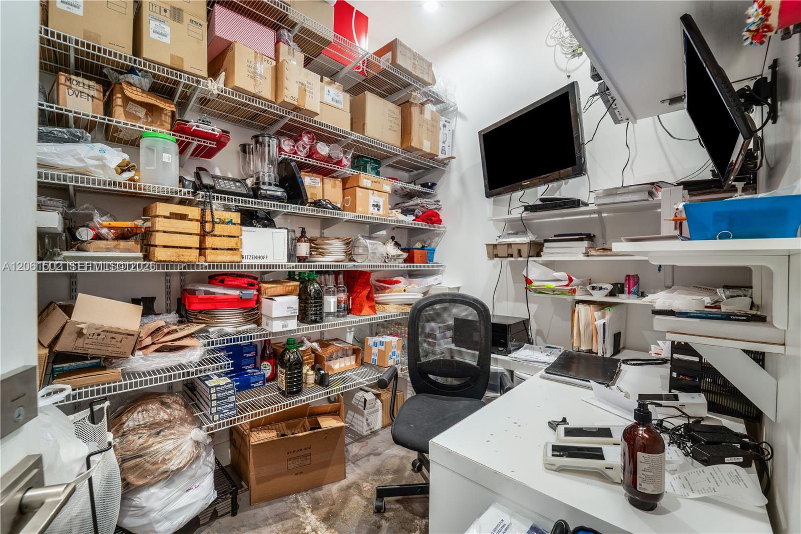 A12061502 Property Photo 34