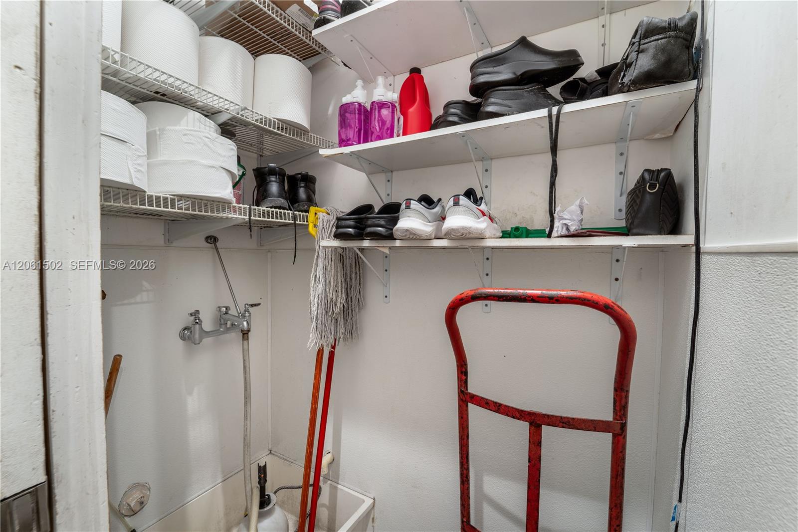 A12061502 Property Photo 35
