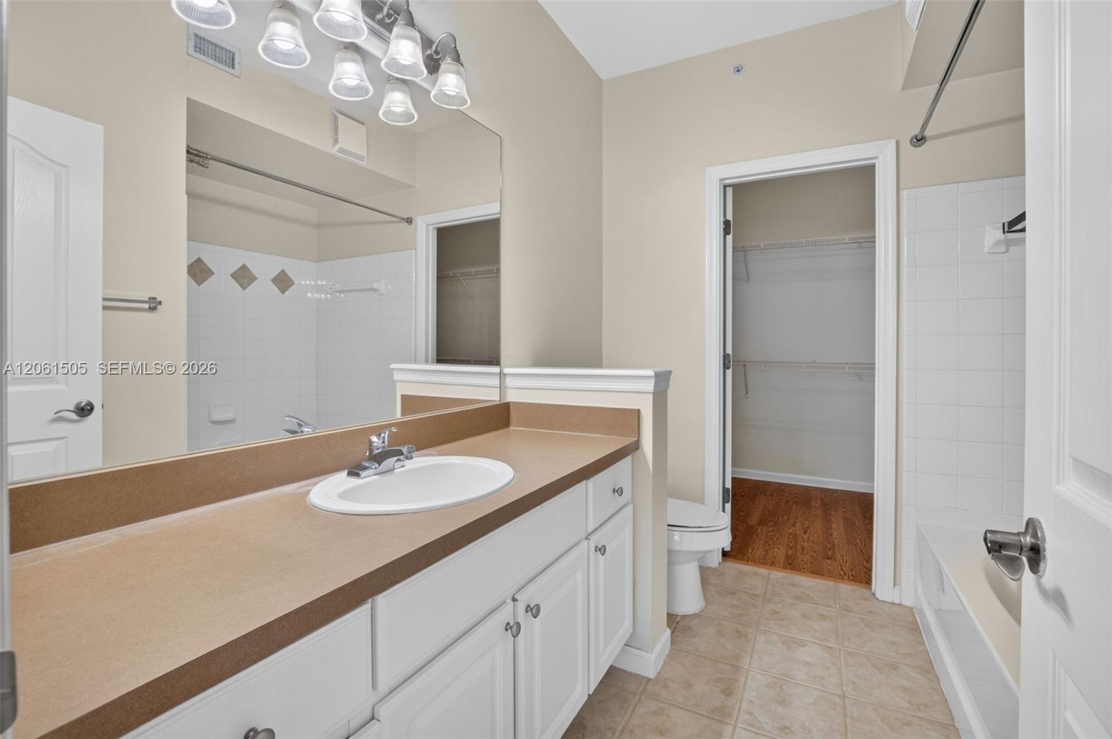 2024 Alta Meadows Lane 807 Property Photo 19