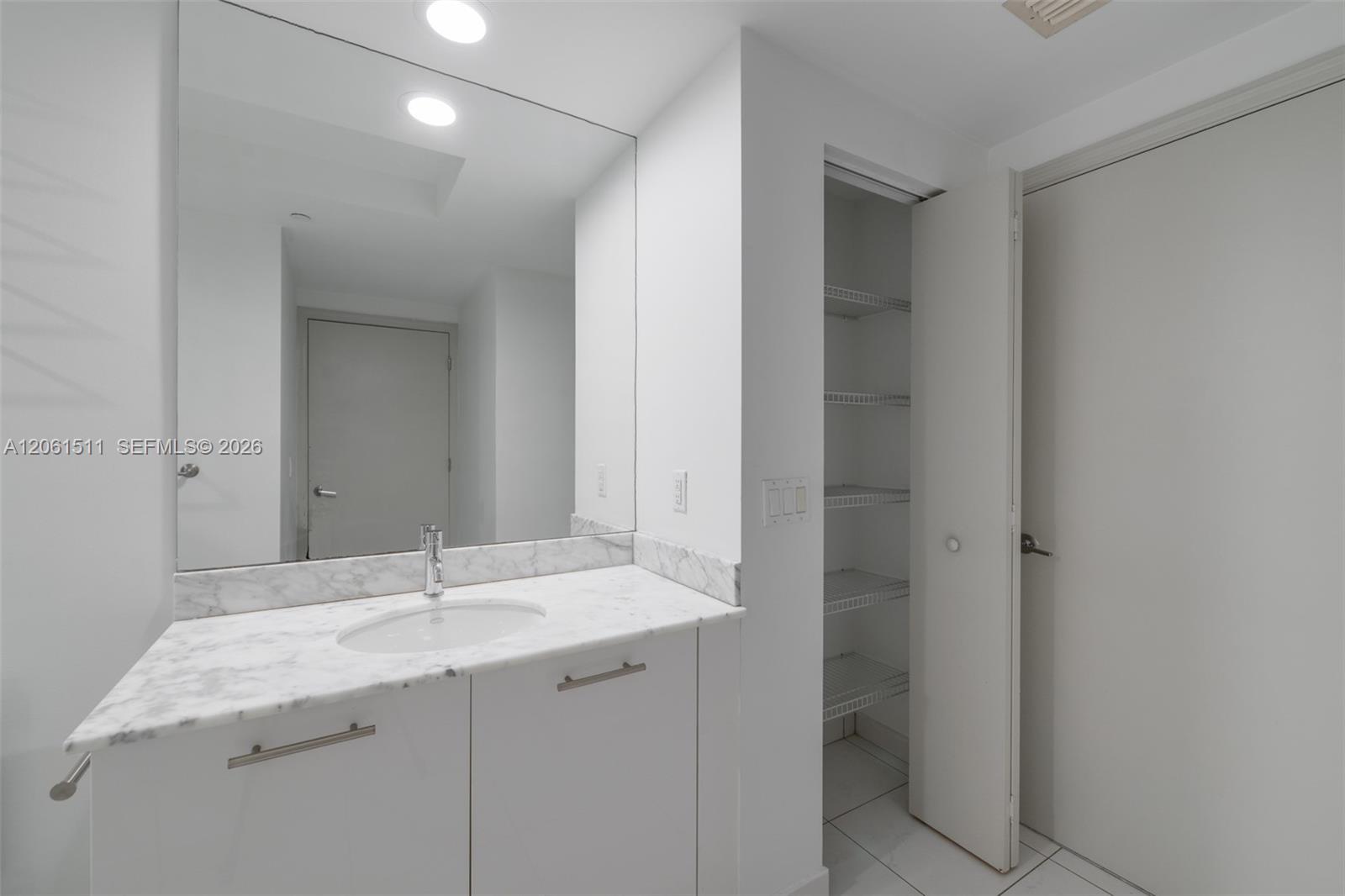 500 Brickell Avenue 2407 Property Photo 15
