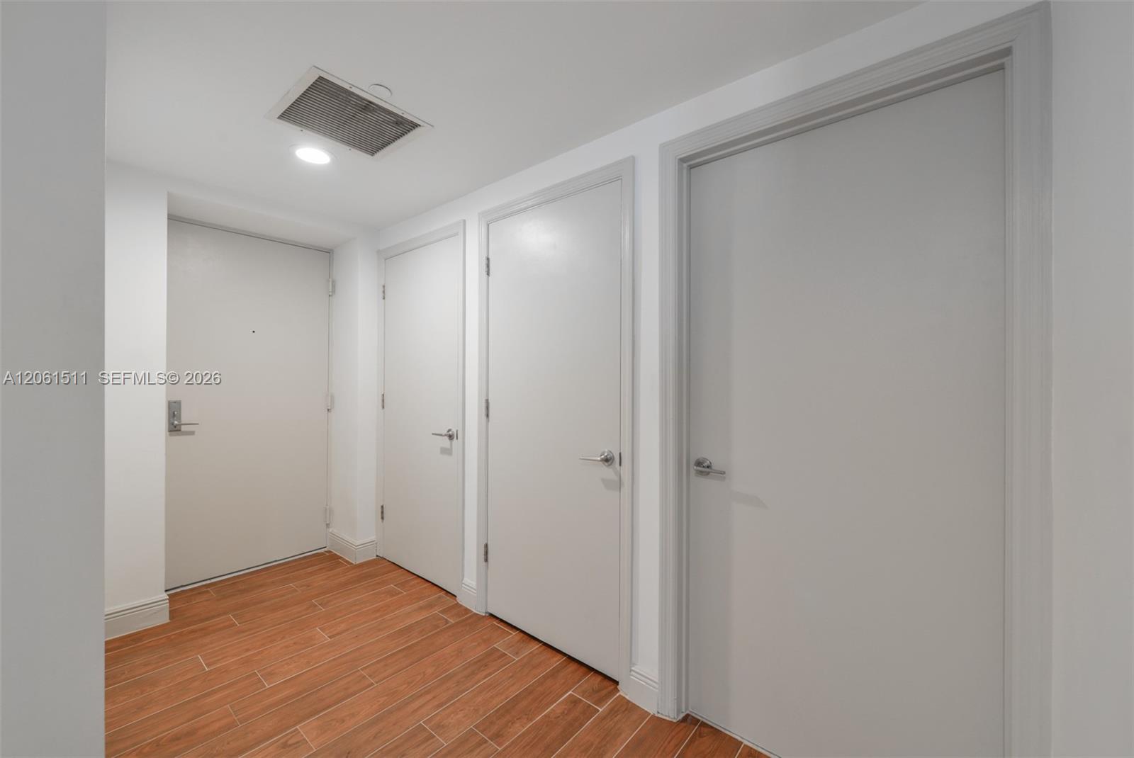 500 Brickell Avenue 2407 Property Photo 16