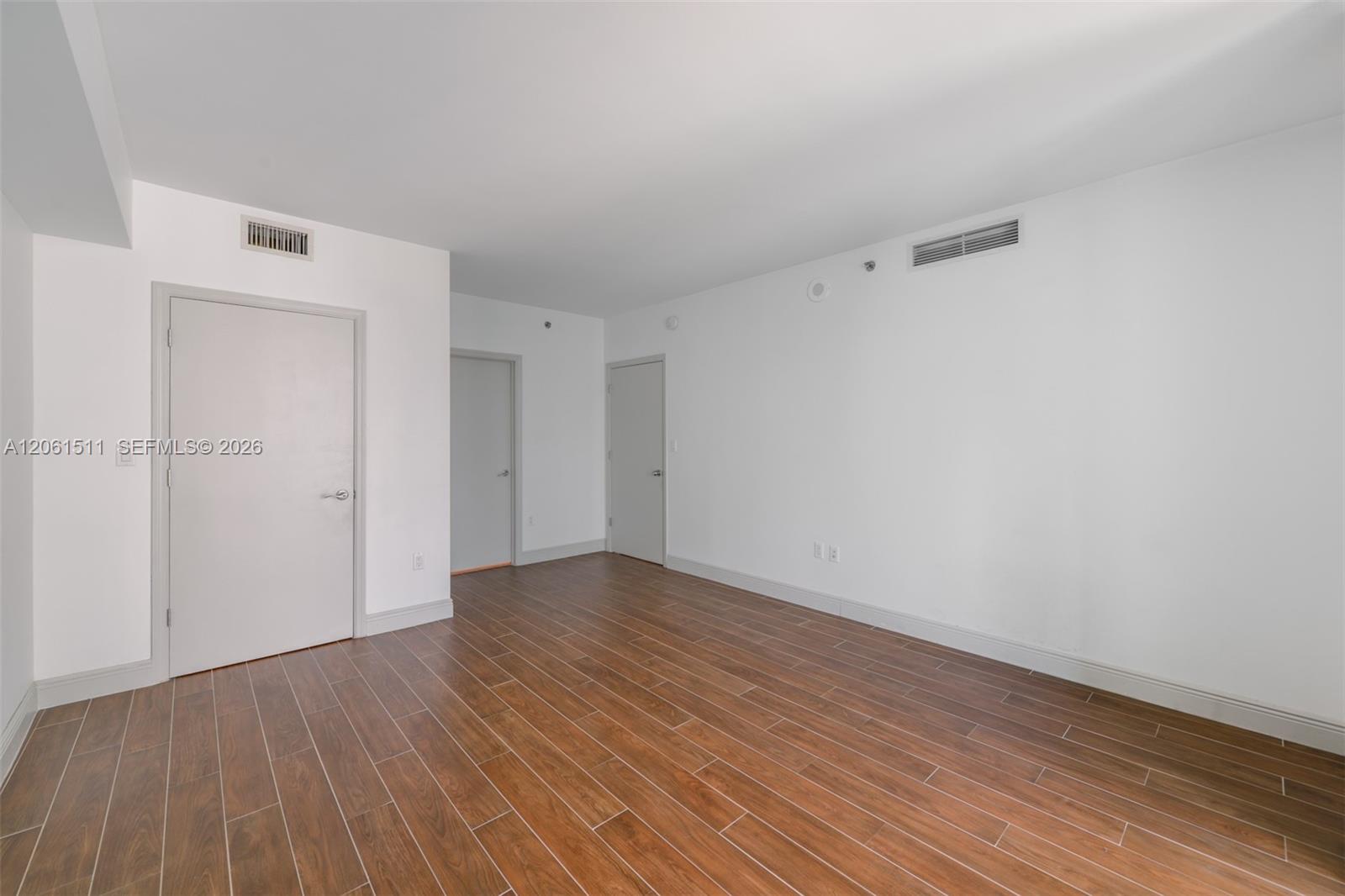 500 Brickell Avenue 2407 Property Photo 23