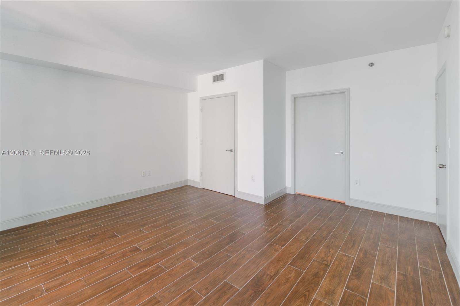500 Brickell Avenue 2407 Property Photo 24