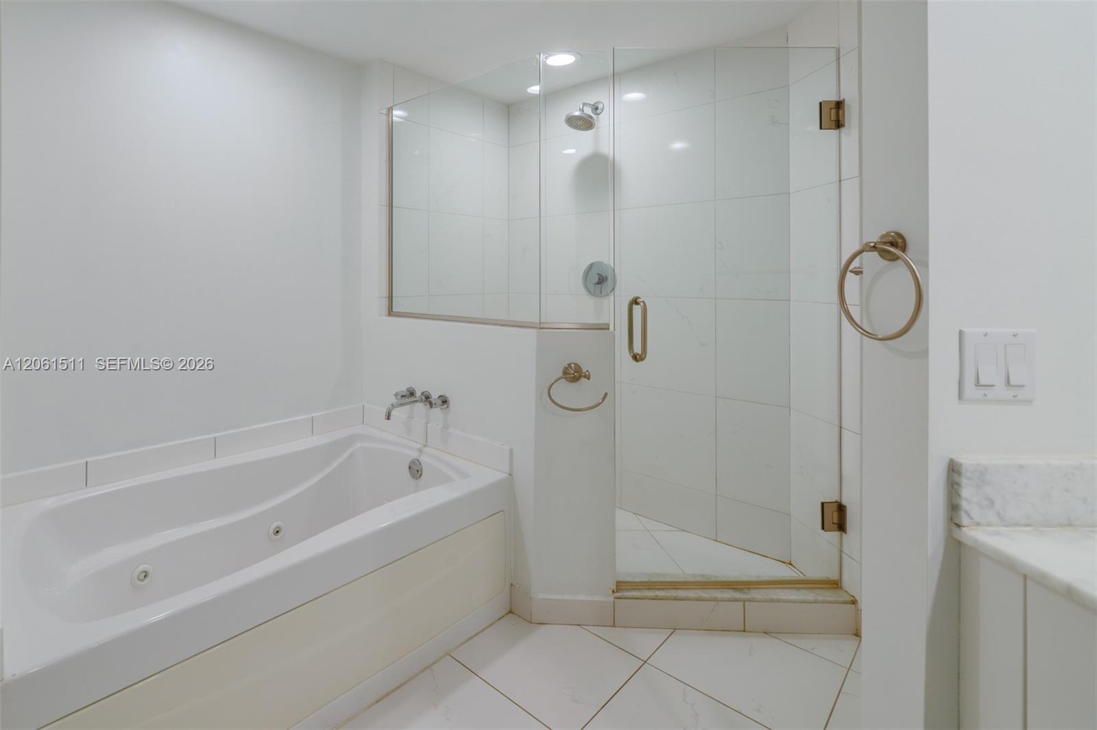 500 Brickell Avenue 2407 Property Photo 26
