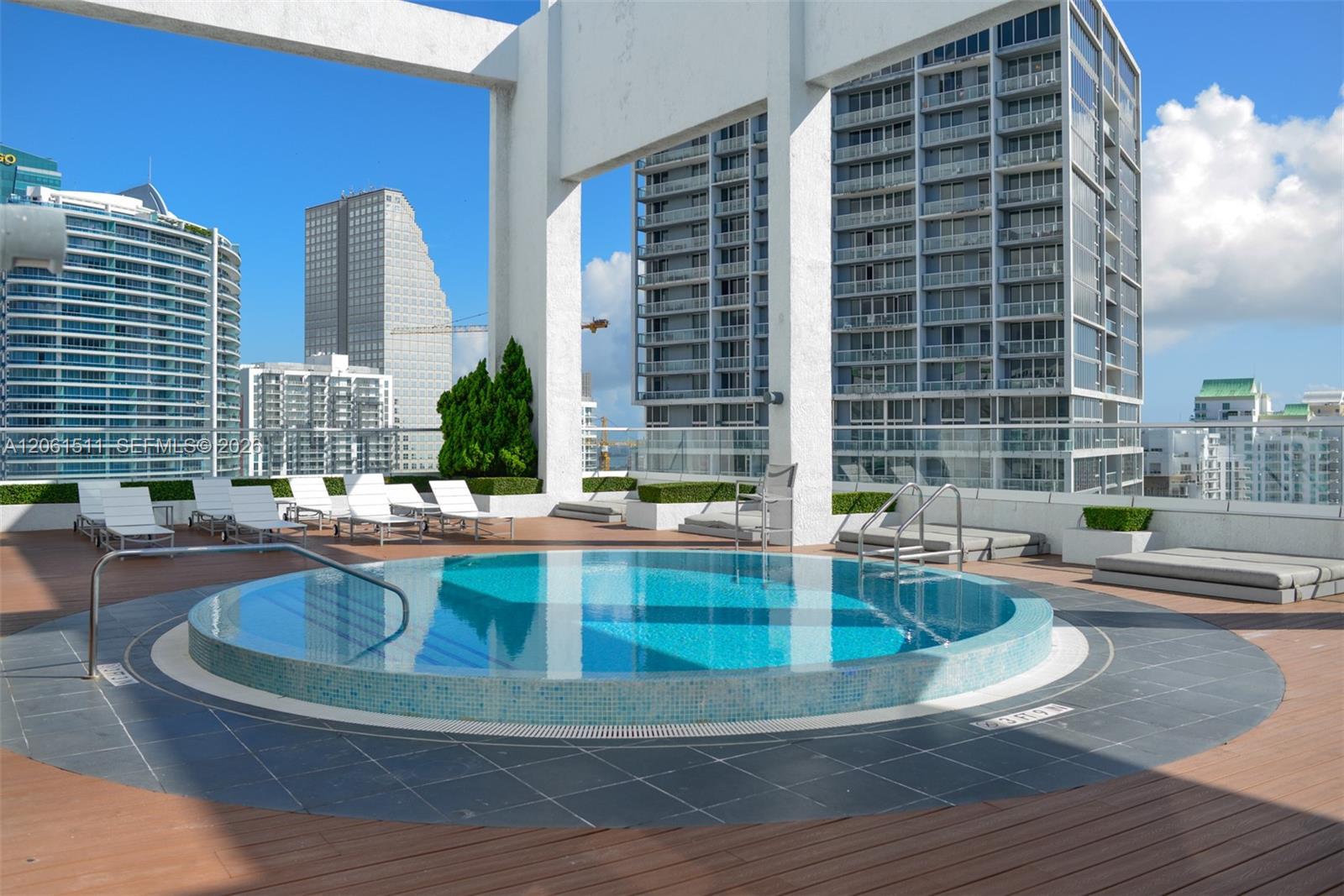 500 Brickell Avenue 2407 Property Photo 37
