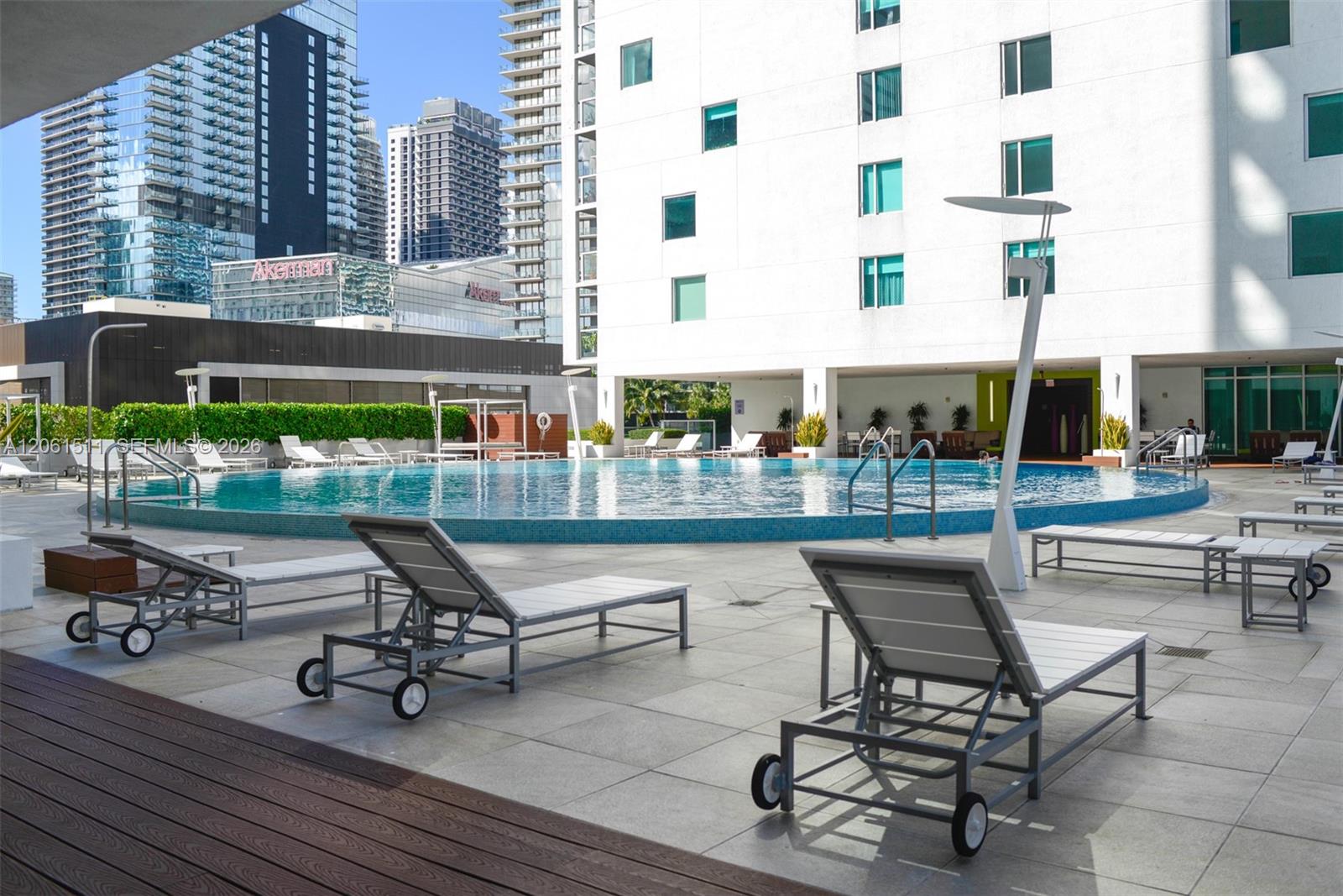 500 Brickell Avenue 2407 Property Photo 38