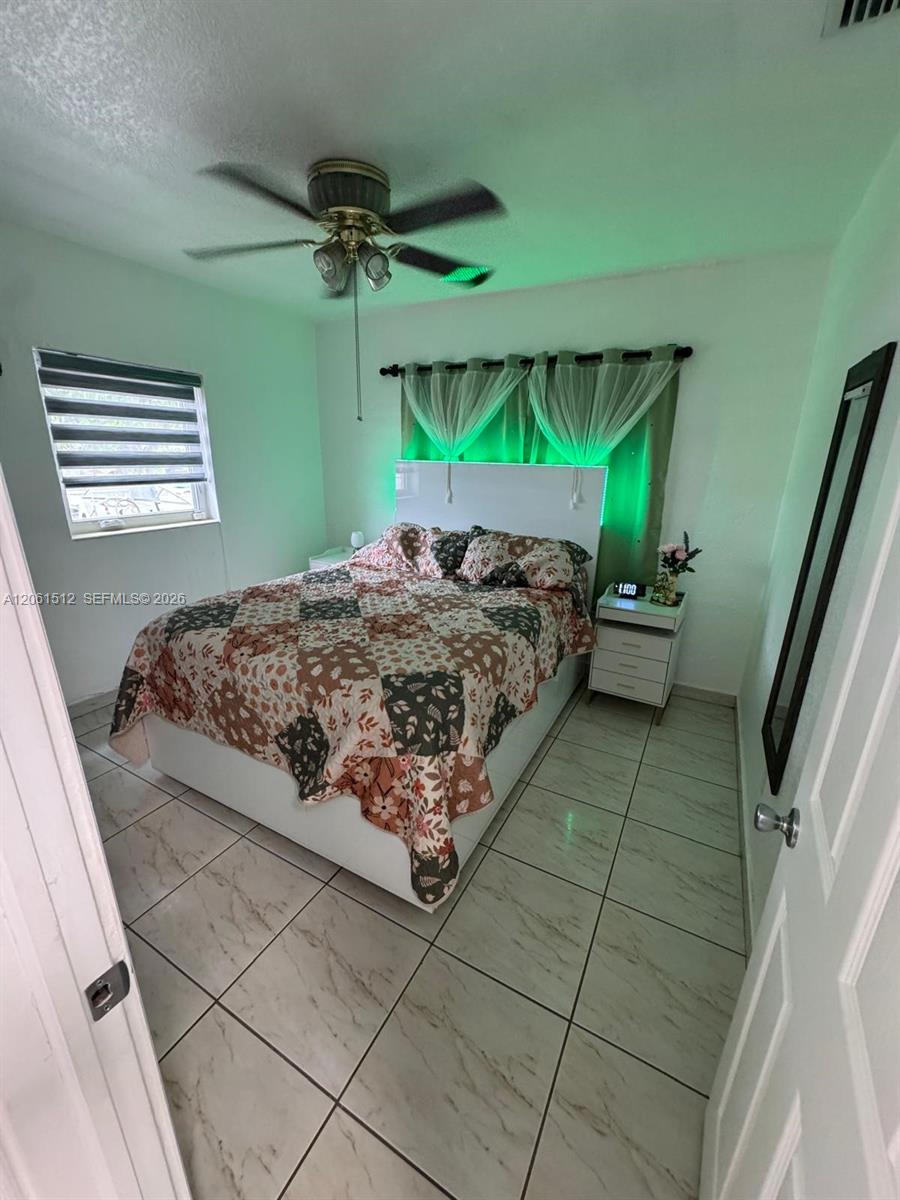 80 W 56th Street Property Photo 7