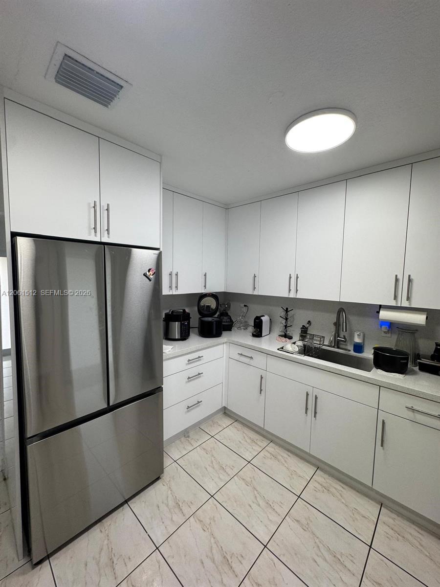 80 W 56th Street Property Photo 18
