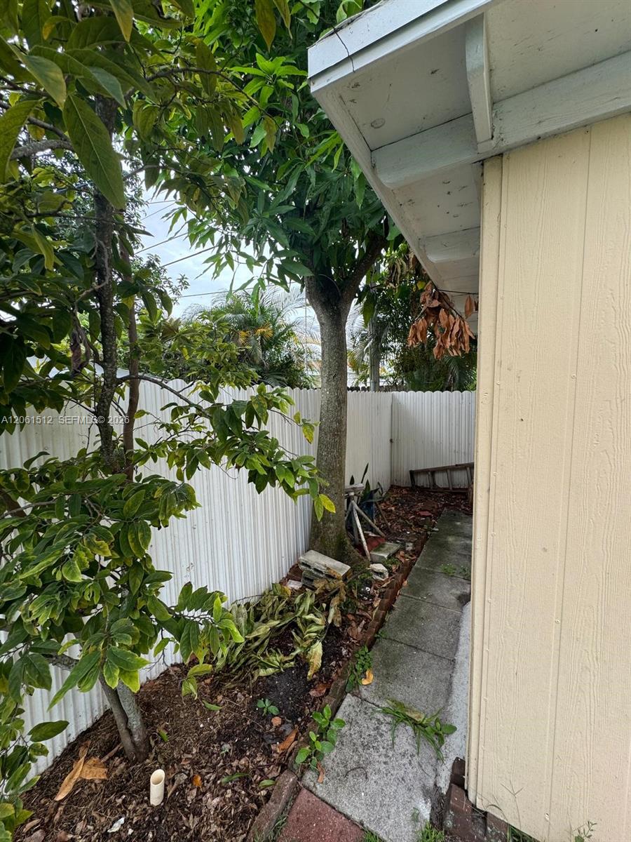 80 W 56th Street Property Photo 28