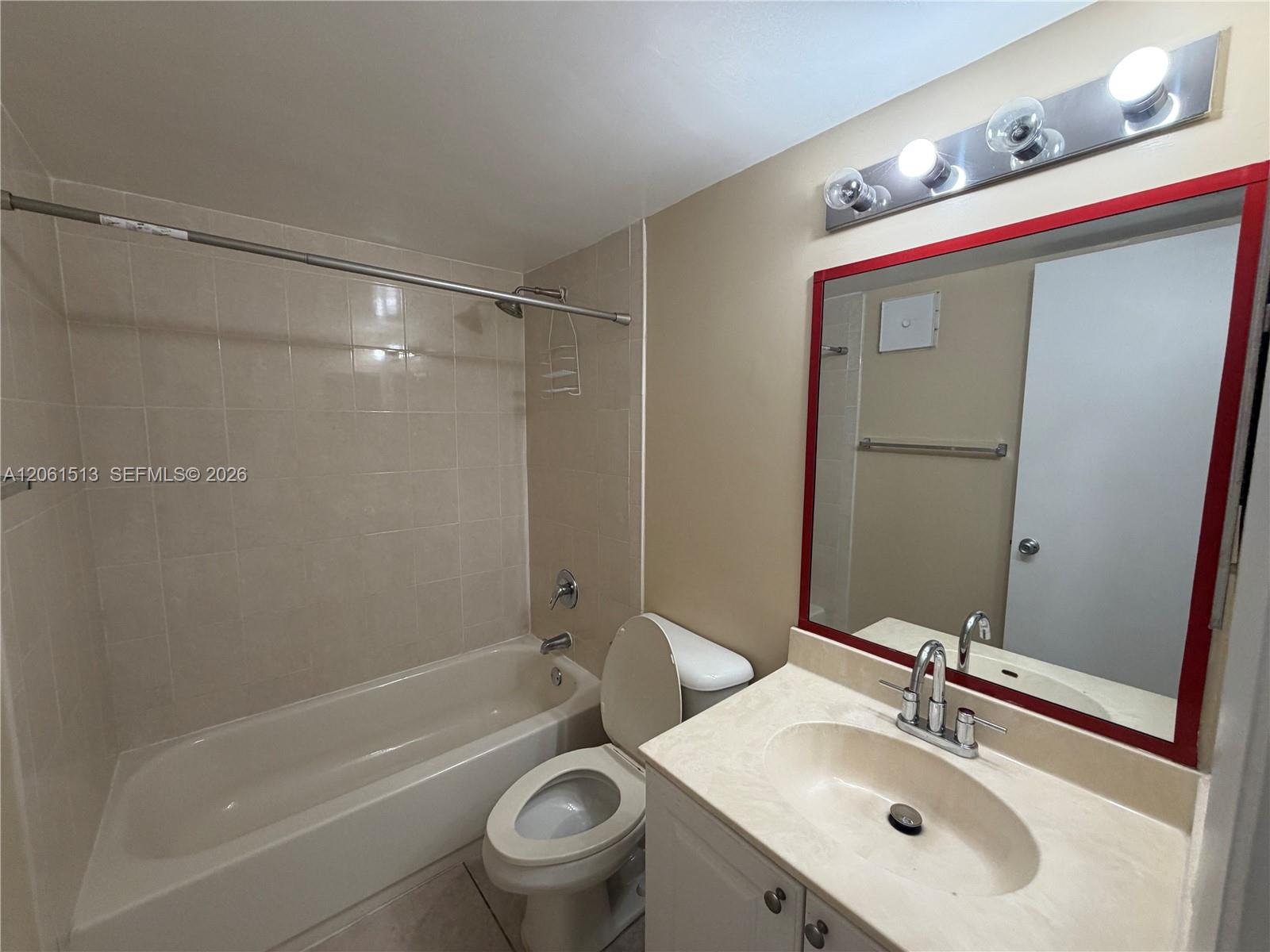 711 N Pine Island Road 121 Property Photo 8