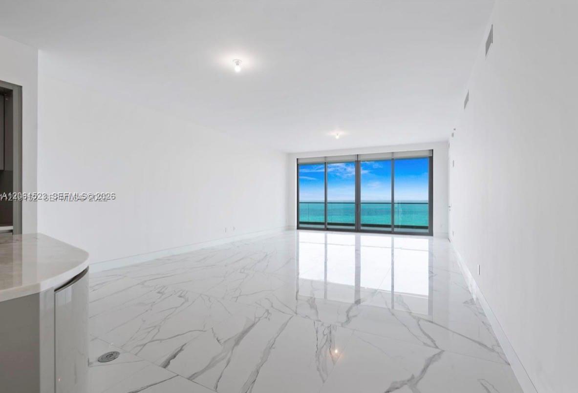 A12061523 Property Photo 7