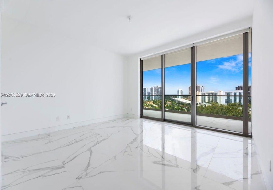 A12061523 Property Photo 20