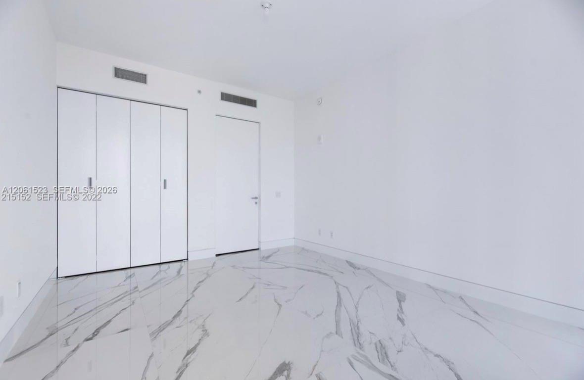 A12061523 Property Photo 26
