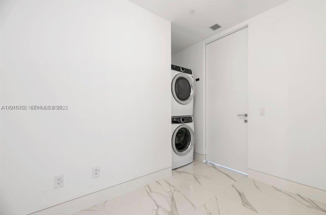A12061523 Property Photo 30