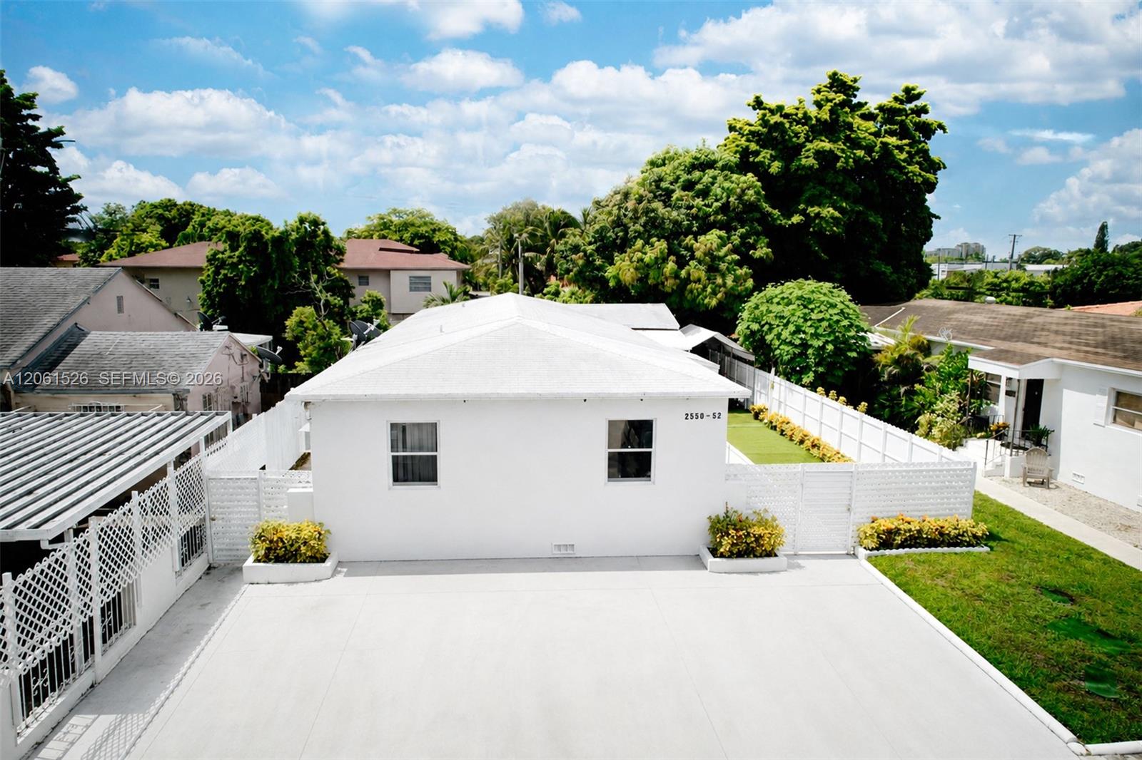 2550-2552 Sw 10 Street Property Photo 1