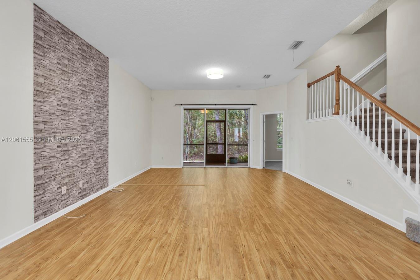 2010 Cooper Creek Drive B Property Photo 14