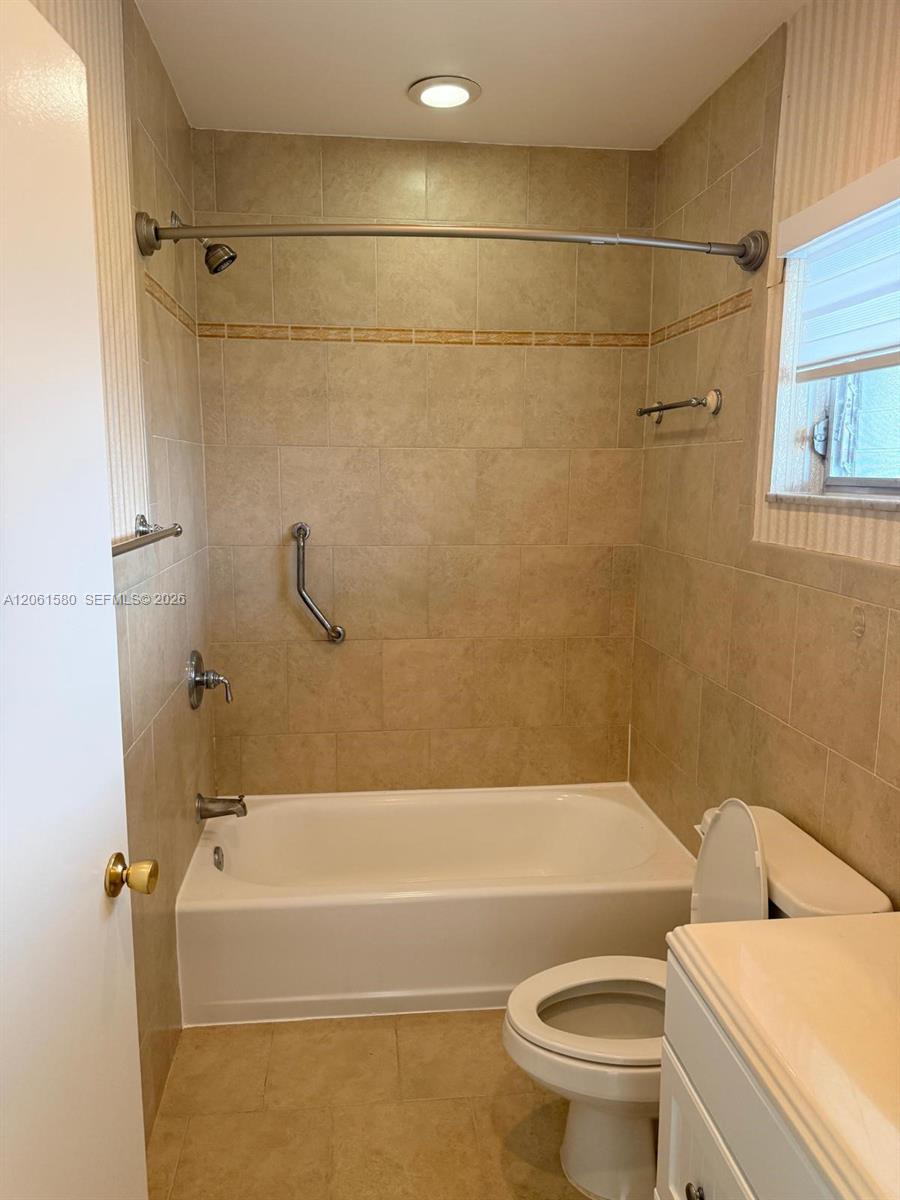 2200 Park Lane 311 Property Photo 13