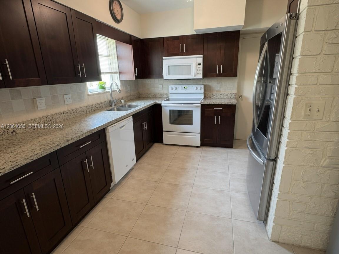 91 Fronton Boulevard Property Photo 10