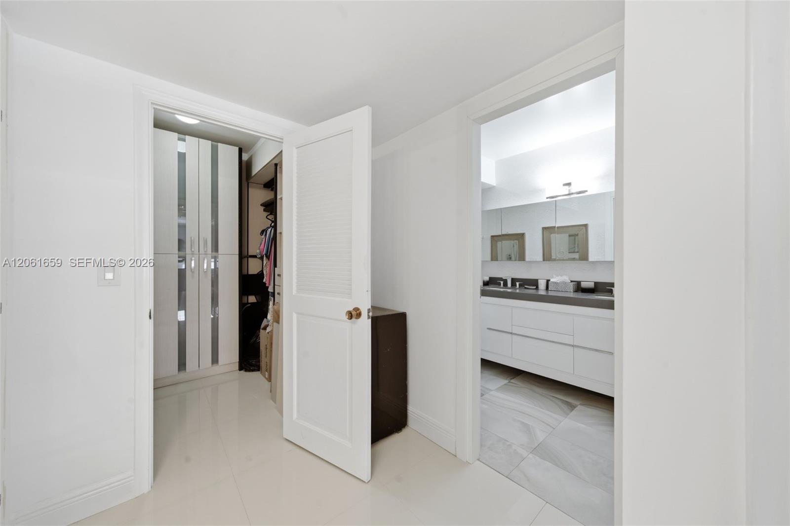 9801 Collins Avenue 10v Property Photo 27