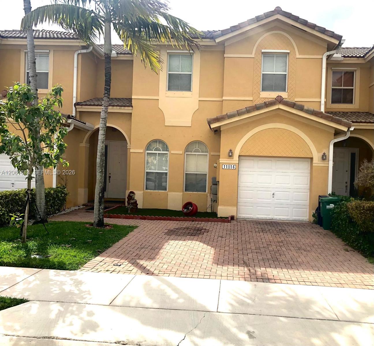 11814 Sw 137th Path Property Photo 1