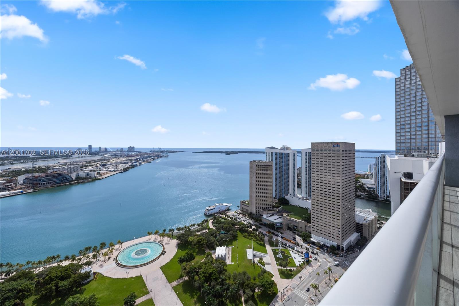 50 Biscayne Boulevard 4706 Property Photo 2