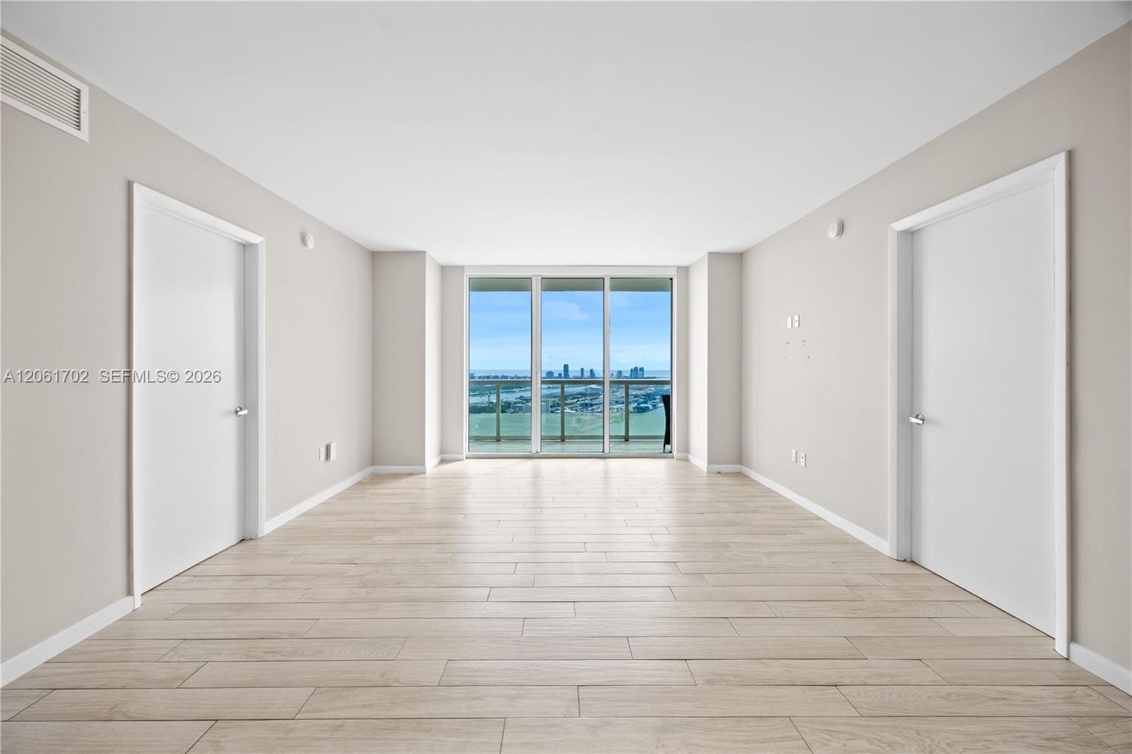 50 Biscayne Boulevard 4706 Property Photo 6