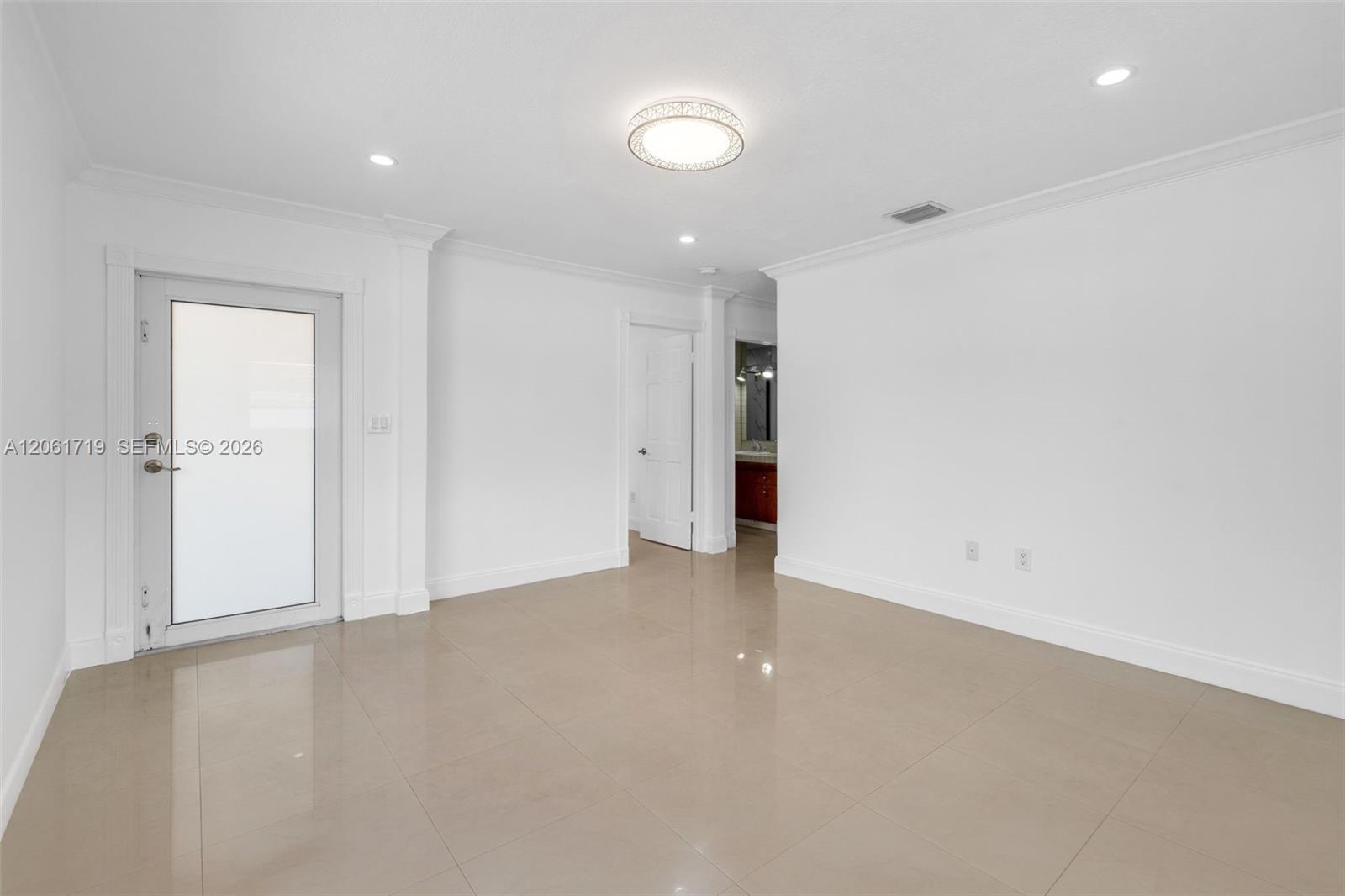 3685 W 9th Avenue Property Photo 4