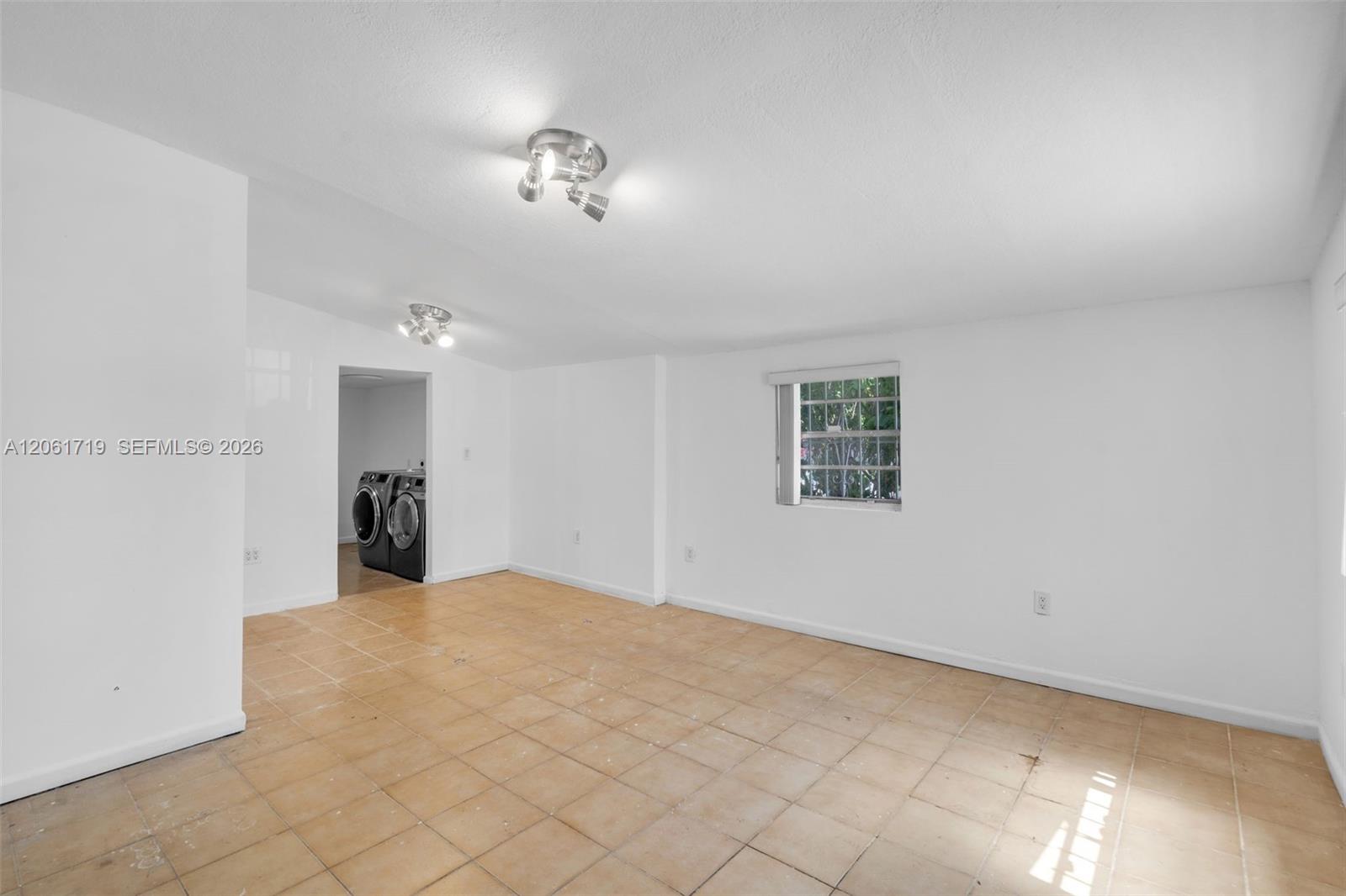 3685 W 9th Avenue Property Photo 23
