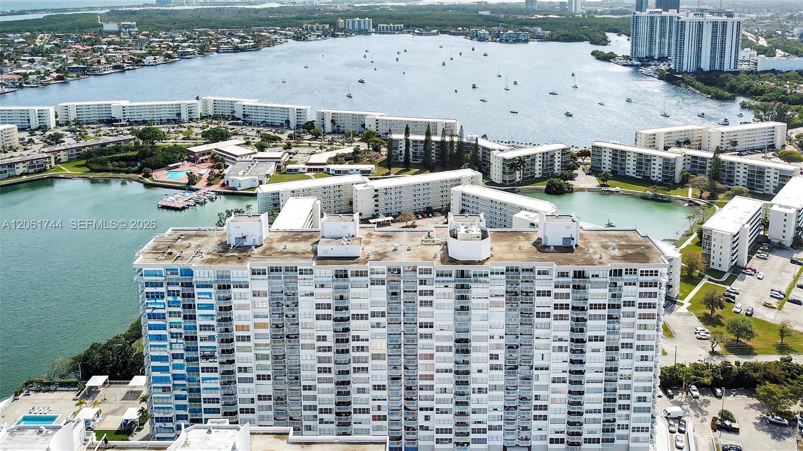 18051 Biscayne Boulevard 801 Property Photo 2