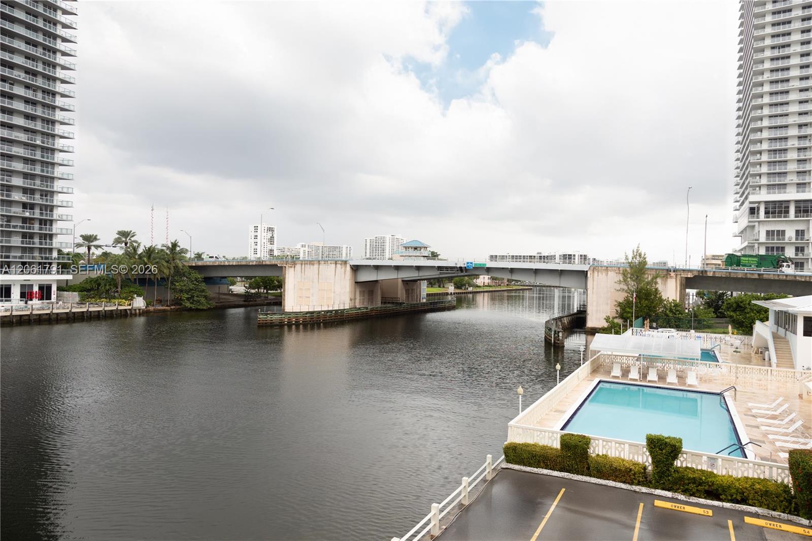 1817 S Ocean Drive 320 Property Photo 12