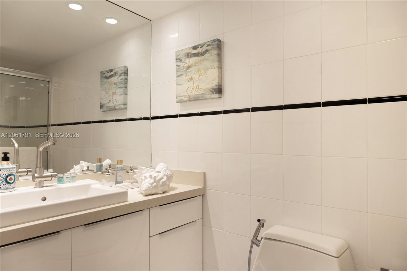 1817 S Ocean Drive 320 Property Photo 13
