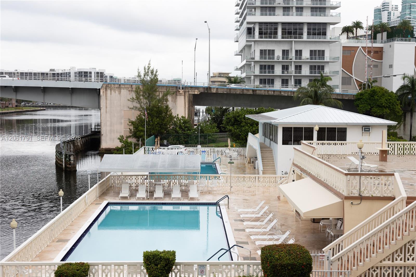1817 S Ocean Drive 320 Property Photo 27