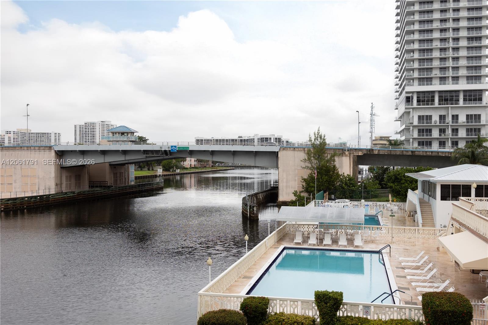 1817 S Ocean Drive 320 Property Photo 28
