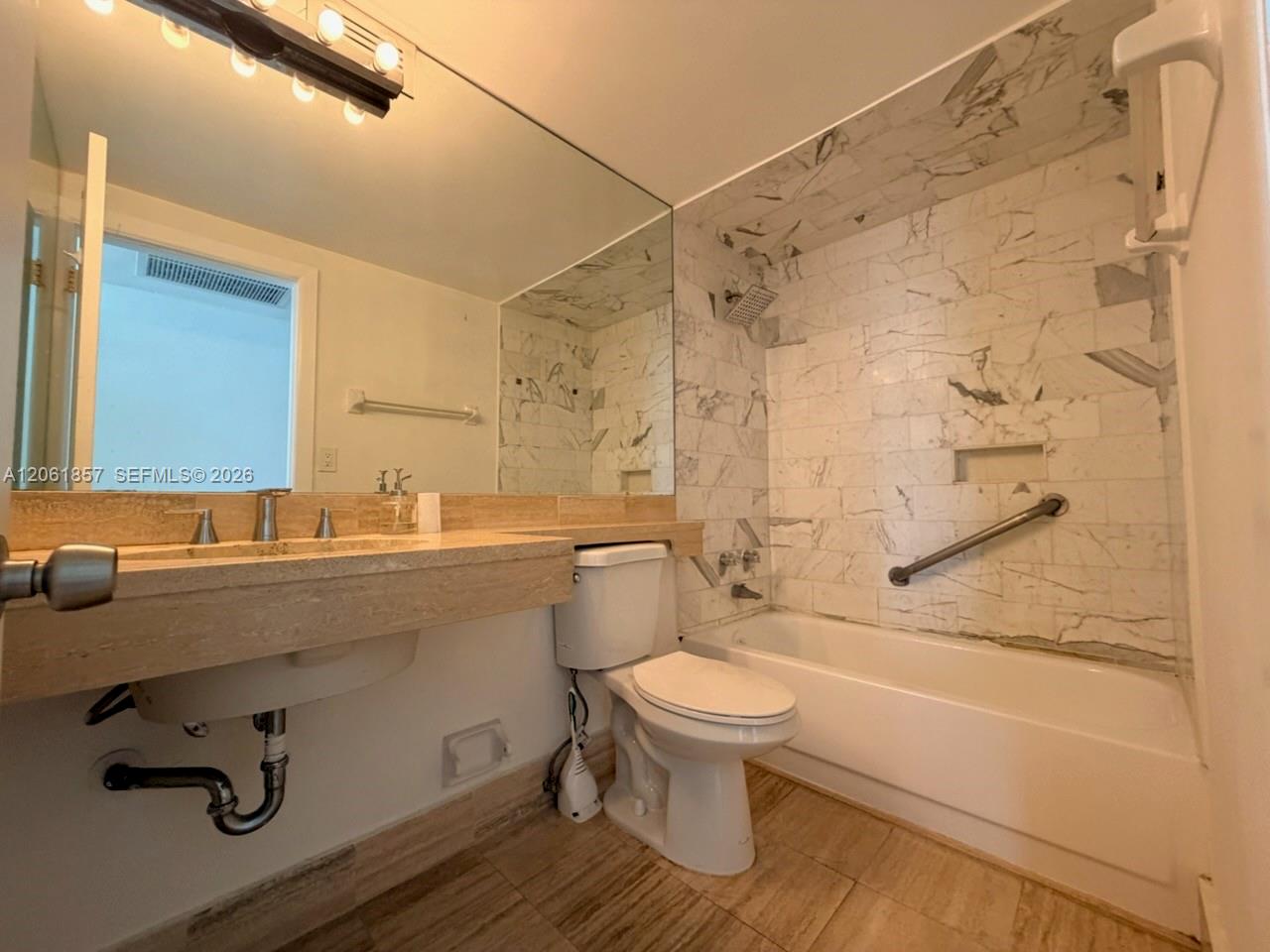 700 Biltmore Way 514 Property Photo 16
