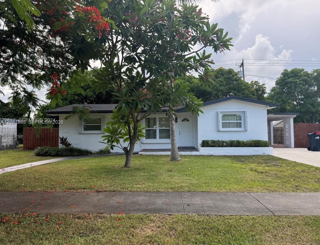 17630 SW 112th Avenue Property Photo 1