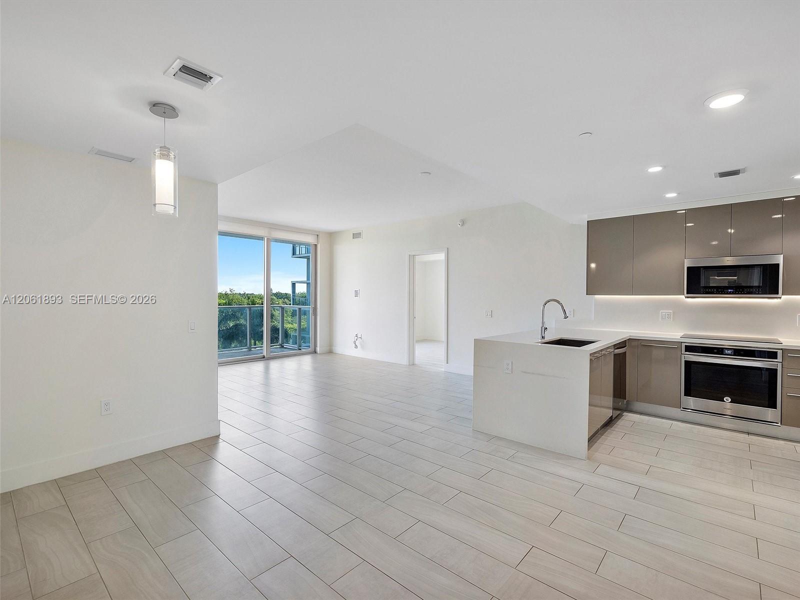 2000 Metropica Way 502 Property Photo 6